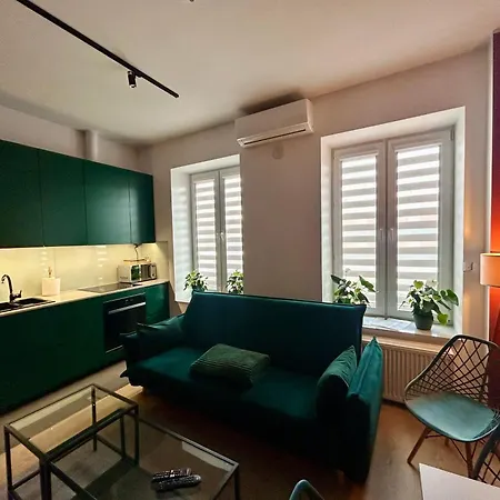 Apartment Targowa L7 *